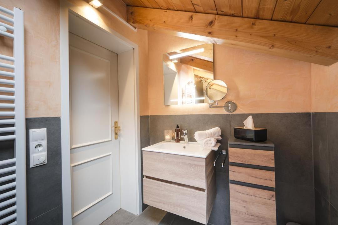 Ferienhaus Die 12 Mit 4 Schlafzimmern In Garmisch Exteriör bild